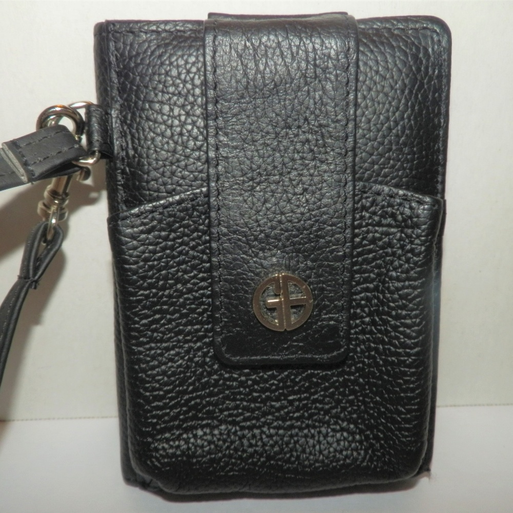 Giani Bernini Black Tech Wristlet